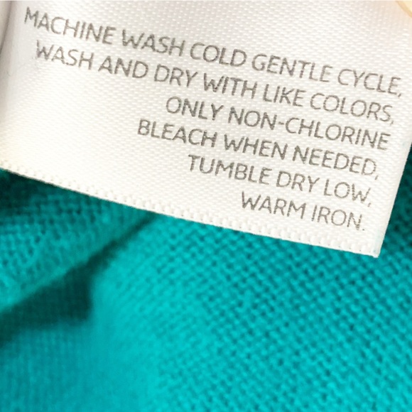 Old Navy Knit Sweater Top Scallop Thin Strap Button Front Decorative Knit at Hem - Picture 13 of 13